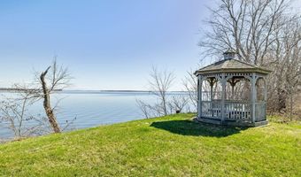 431 McGregor Pt, Alburgh, VT 05440