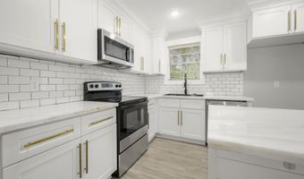 405 Cypress Dr, Baker, LA 70714