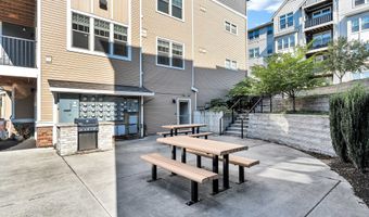 17181 SW SNOWDALE St 105, Beaverton, OR 97007