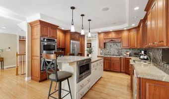 11 Swan Ln 11, Andover, MA 01810