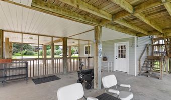 424 Riverview Dr, Bay St. Louis, MS 39520