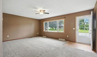 413 E 5th St, Anamosa, IA 52205