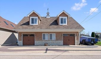 8115 Colony Dr, Algonac, MI 48001