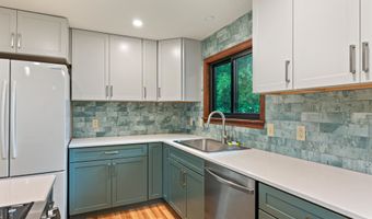 15 Spring Hollow Ln, Barre, VT 05641