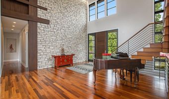 307 Windy Crest Dr, Ann Arbor, MI 48105