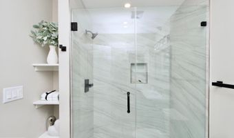 318 N PAYNE St, Alexandria, VA 22314