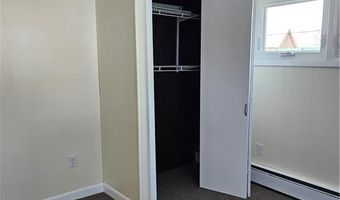 41 Perry Ave, Middletown, RI 02842