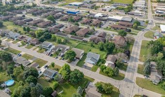 2130 W JONATHON Dr, Appleton, WI 54914