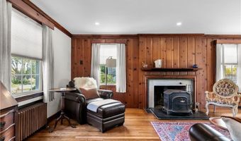 72 Kane Ave, Middletown, RI 02842