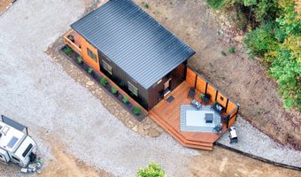 576 Pine Grove Rd, Beattyville, KY 41311