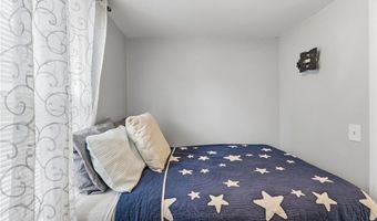 34 Platt St, Bristol, RI 02809