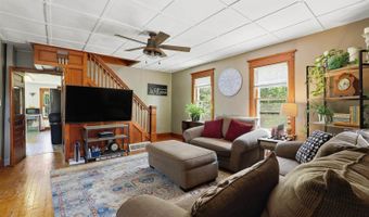 338 N Main St, Amherst, WI 54406
