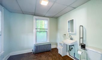 58 Shore Dr, Branford, CT 06405