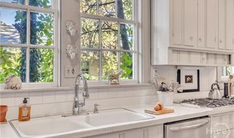 905 Goebel Ave, Savannah, GA 31404