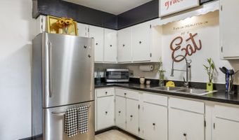 215 S Hale St 7C, Addison, IL 60101