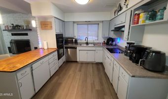 522 S CORTEZ Rd, Apache Junction, AZ 85119
