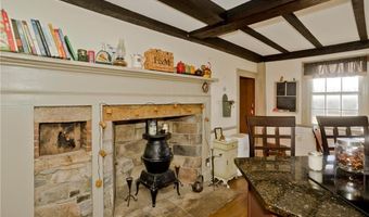 175 Huntinghouse Rd, Glocester, RI 02857