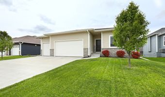 827 33rd Ct SW, Altoona, IA 50009