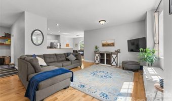 341 Pearson Dr, Asheville, NC 28801