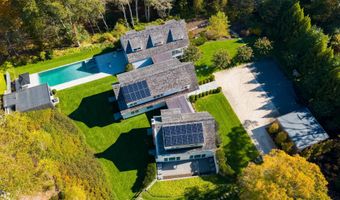7 Ashwood Ct, Amagansett, NY 11930