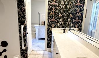 217 Meadowlands Dr, Brandon, MS 39047