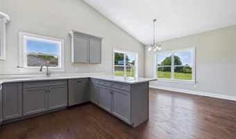 126 Woodland Hills Ct, Alton, IL 62002