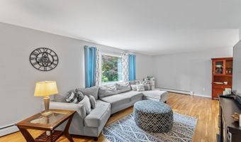 33 Ridgedale Rd, Bethel, CT 06801