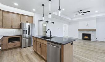 2021 Approach Dr, Auburn, IN 46706