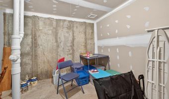 1315 Holgate Dr B, Ballwin, MO 63021