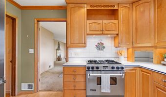 1228 11TH St, Astoria, OR 97103
