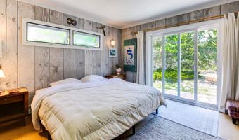 320 Shore Rd, Amagansett, NY 11930