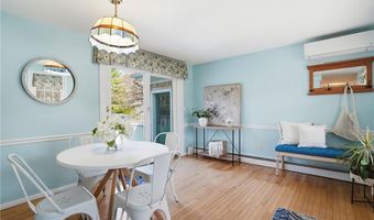 194 New Meadow Rd, Barrington, RI 02806