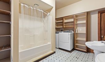 416 Allis St, Adrian, MI 49221