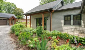 664 Lakeshore Dr, Asheville, NC 28804