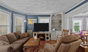 161 Ocean Ave, Cranston, RI 02905