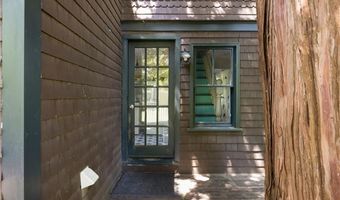 37 Concord Dr, Middletown, RI 02842