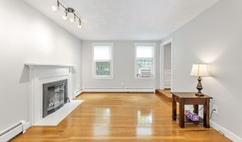 5 Strawberry Ln, Billerica, MA 01821