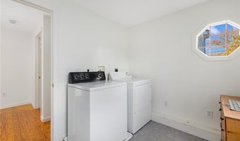110 HOUSTON Ave, Narragansett, RI 02882