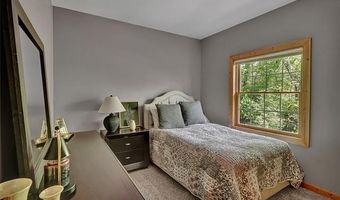 5257 Brookshire Dr, Almont, MI 48003