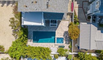 25 W 32nd St, Avalon, NJ 08202