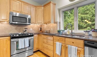 5429 Grand Valley Ct NE, Ada, MI 49301