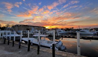 235 11th St, Apalachicola, FL 32320