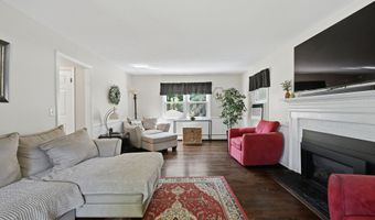 8 Winthrop Rd, Bethel, CT 06801