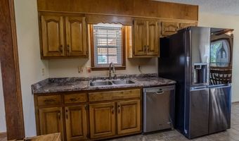 68 Smart Rd, Baxley, GA 31513