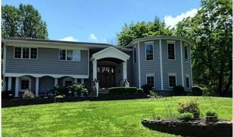 26 Crest Rd, Middletown, NJ 07748