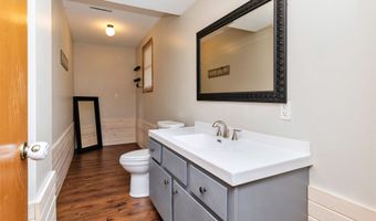 1101 SE Innsbruck Dr, Ankeny, IA 50021