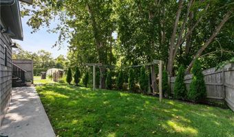 99 Coggeshall Ave 2, Newport, RI 02840