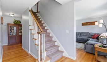 8 Sunshine Dr, Alexandria Twp., NJ 08867