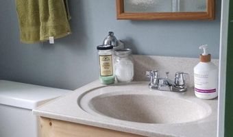 20 Moosehorn Rd, Abbot, ME 04406
