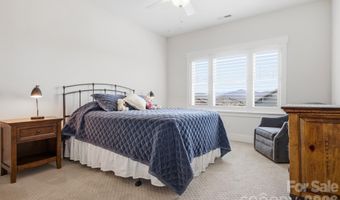 2 Lifestyle Ct, Arden, NC 28704